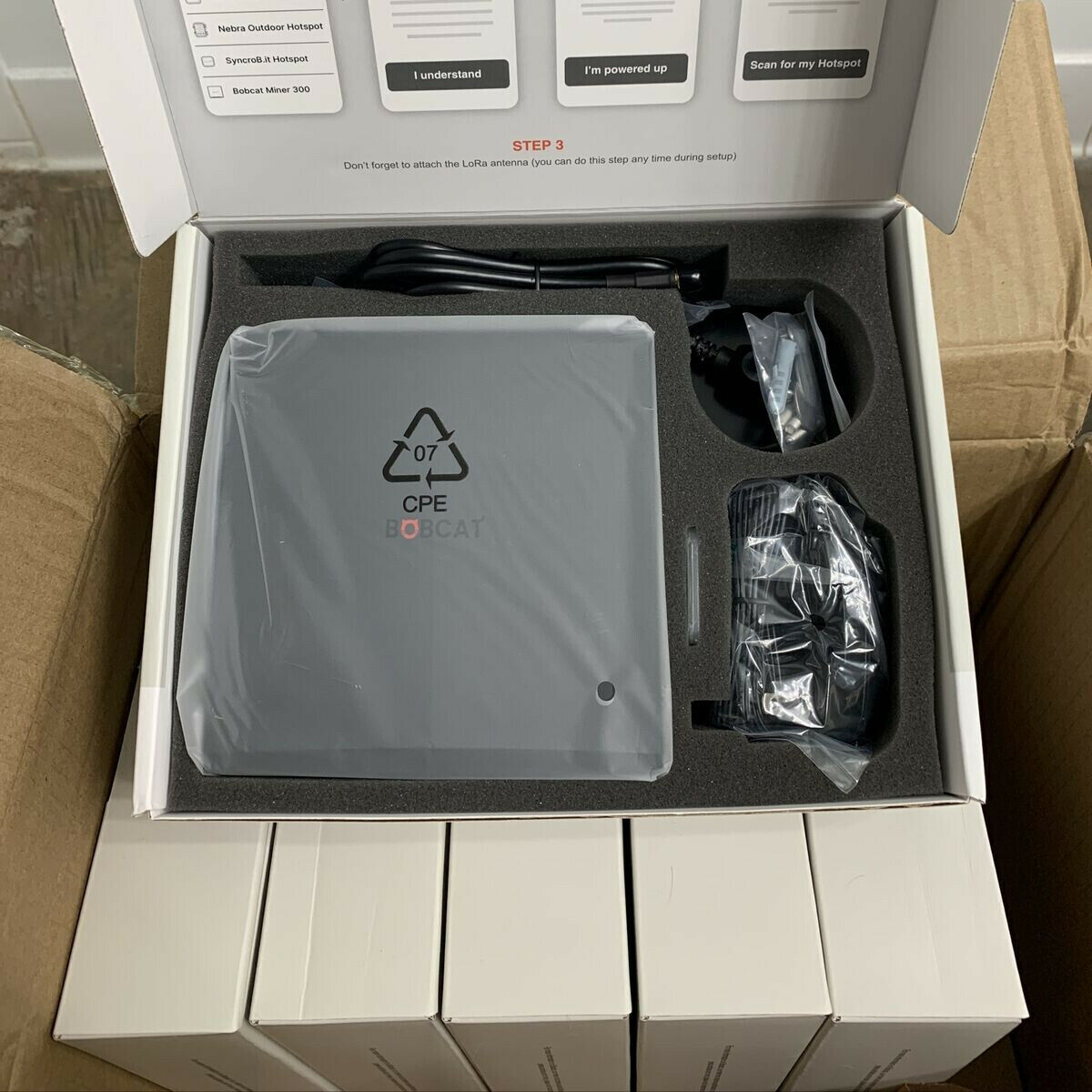 BOBCAT MINER 300 Helium Hotspot HNT